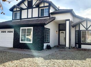 5812 Lighthouse Ln, Palmdale, CA 93552