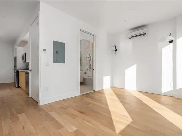 58 Vanderbilt Avenue image 1 of 23