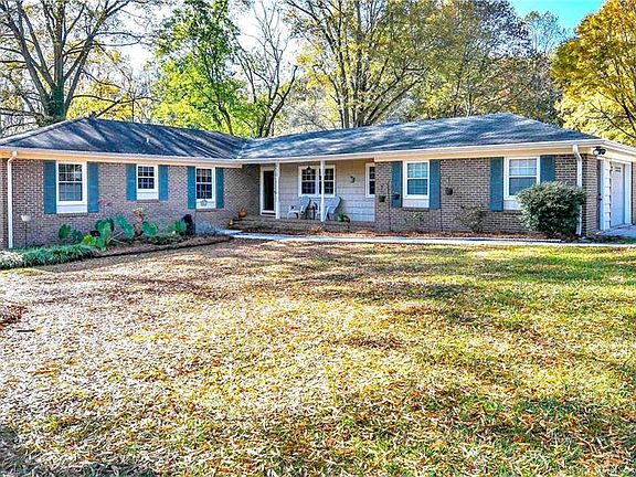 2nd image of 220 Sattlewood Dr