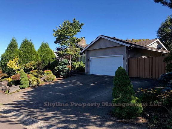3rd image of 2171 Club House Dr