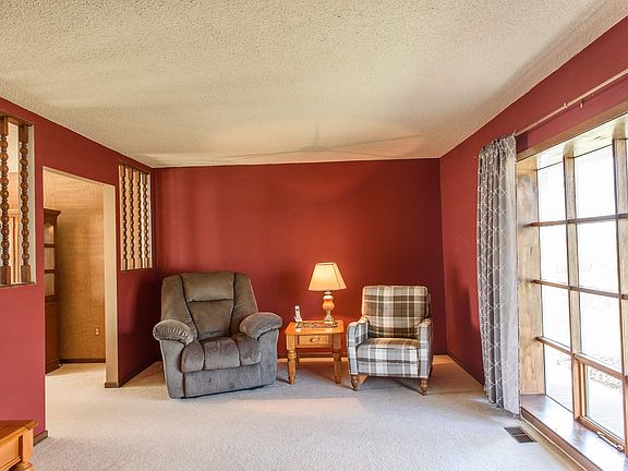4th image of 2640 S Willow Creek Dr