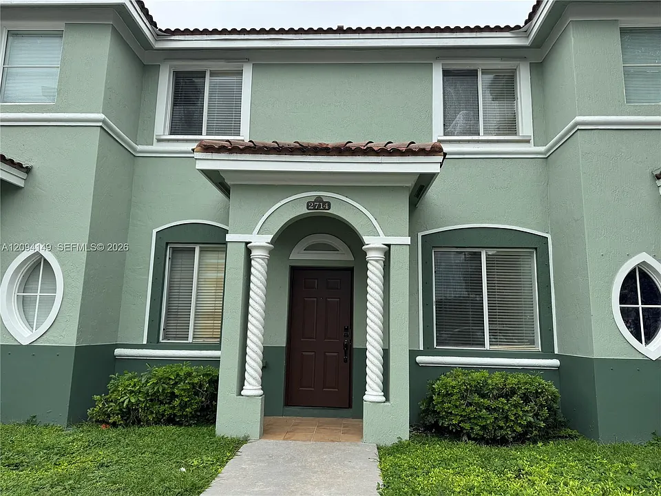 2714 SE 15th Rd #10