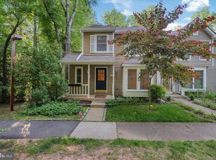 1500 Poplar Grove Dr, Reston, VA 20194