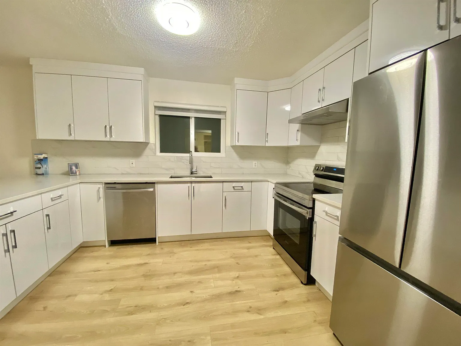 3 bed, 1168 sqft, $2,700 — Photo 2