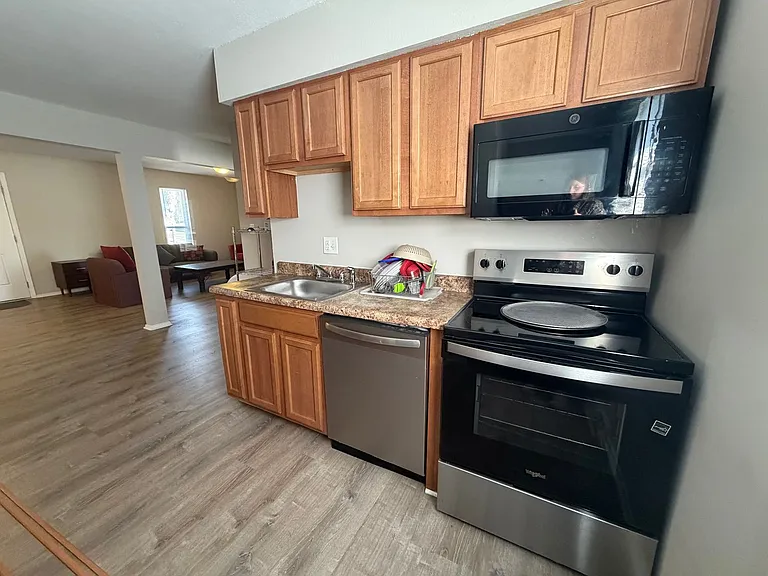 203 Wheaton Ct — Photo 7