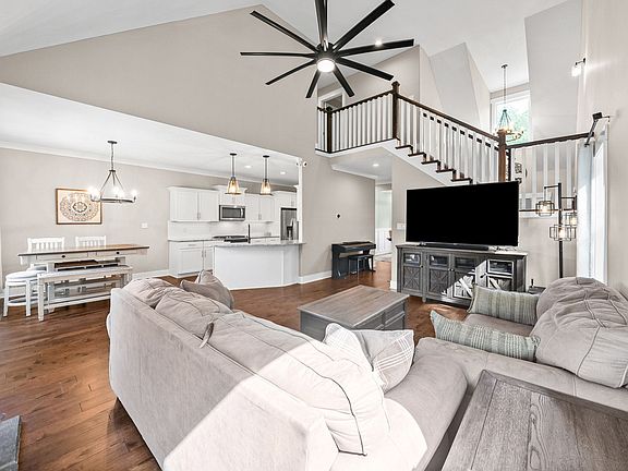 3rd image of 317 Alonzo Pl