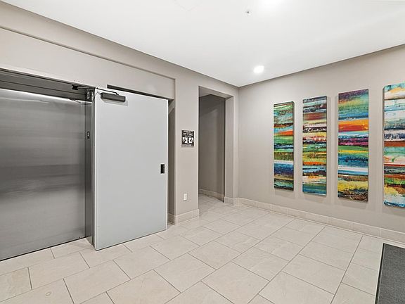 3rd image of 1057 Foxglove Pl Unit 302