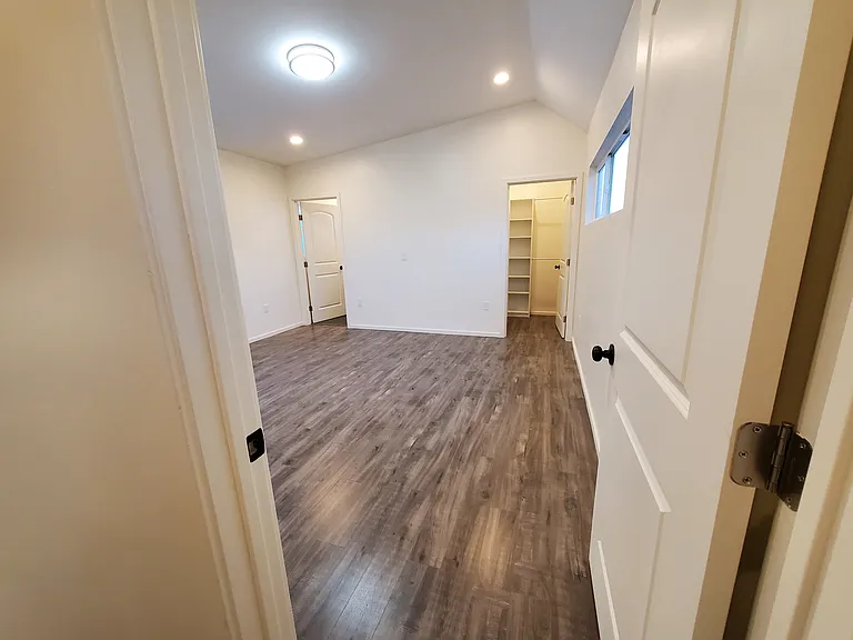 2526 Delaware St — Photo 13