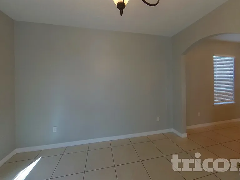 509 Kestrel Dr — Photo 5