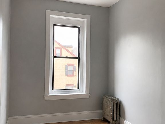 3rd image of 698 Northampton St #3
