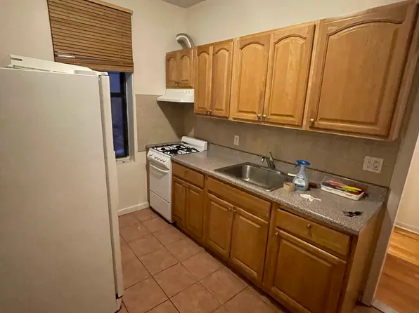 24-60 27th Street image 1 of 10