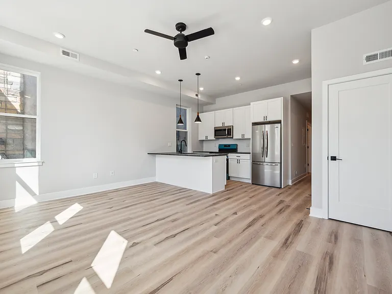 522 Green Ln #B — Photo 3