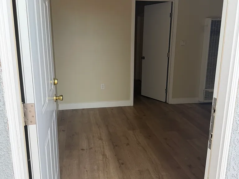 1941 Olive Ave — Photo 6