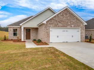 1015 Great Bear Rd, Opelika, AL 36804