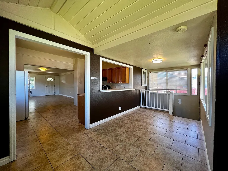 916 S 11th Ave