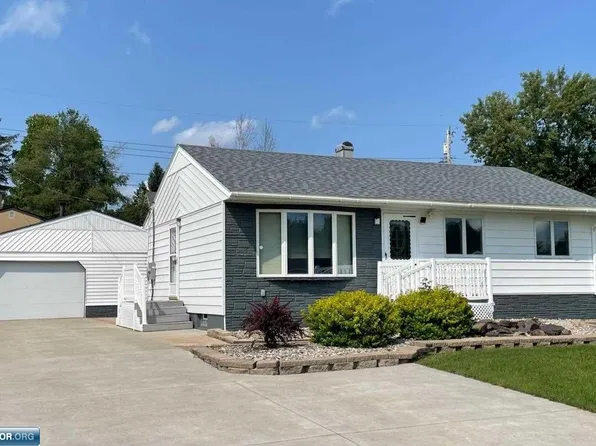 415 Coventry Rd, Hoyt Lakes, MN 55750