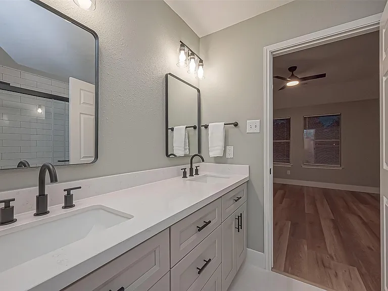 2 Garden Lodge Pl — Photo 35