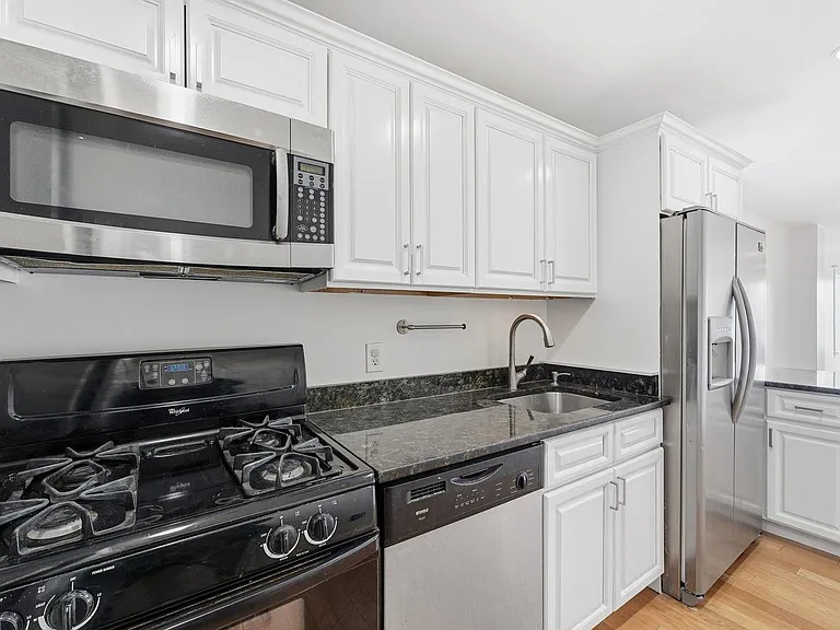 5509 Madison St #504 — Photo 7