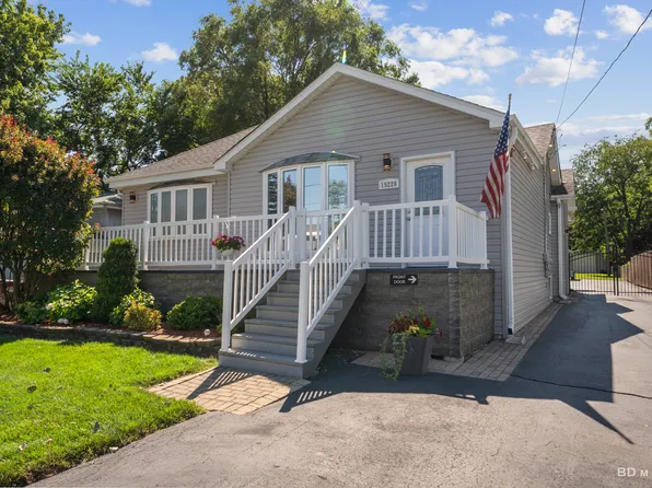 15226 Kilpatrick Ave, Oak Forest, IL 60452