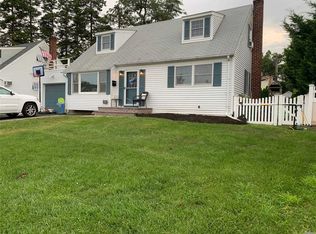 2731 S Shelley Rd, Bellmore, NY 11710