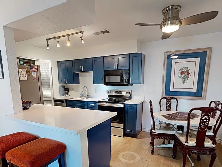 1909 E Orange Dr — Photo 1
