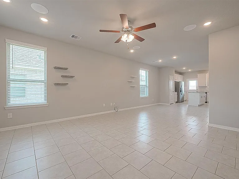 7446 French Quarter Ct — Photo 8