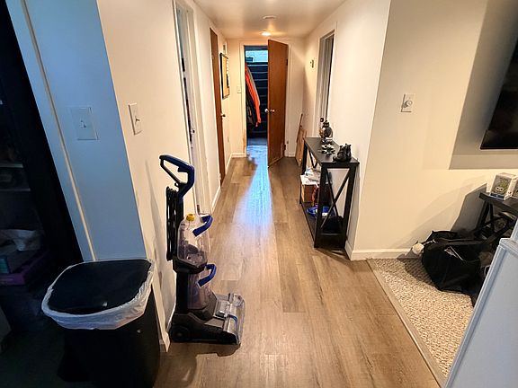 4th image of 209 Seward St