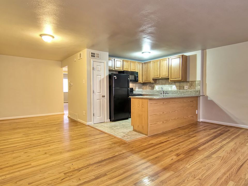 1st image of 3508-10 Russell Ave