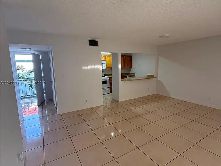 455 S Pine Island Rd #306C — Photo 4