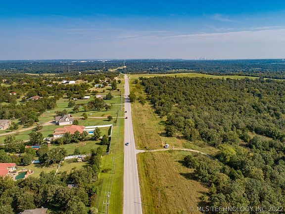 3rd image of 49th West Ave