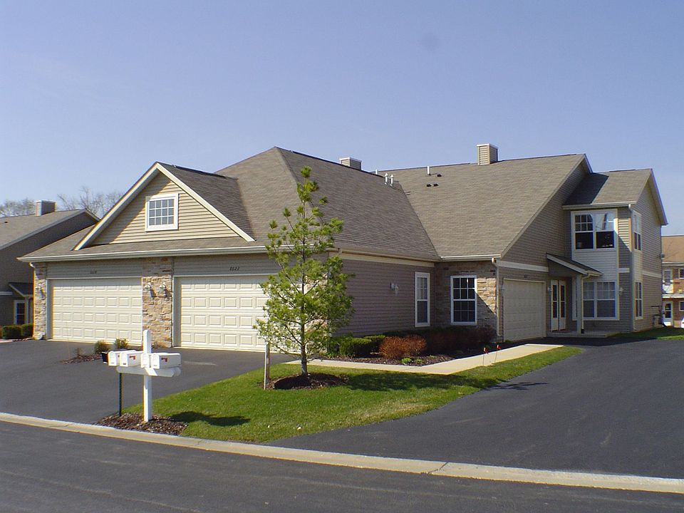 1st image of 8622 Victory Ln