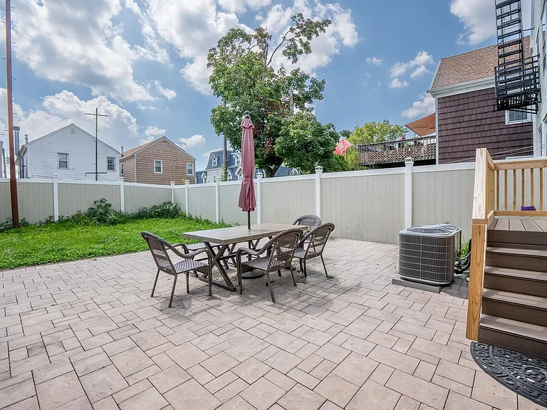24 Edwards Ct #1 — Photo 15