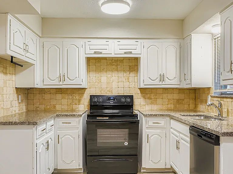 1st image of 412 Lindo Dr