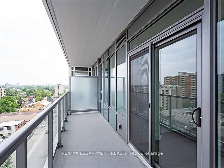 212 King William St E #1019 — Photo 29