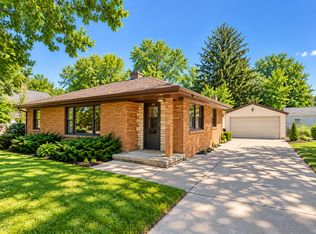 418 S Owen Dr, Madison, WI 53711