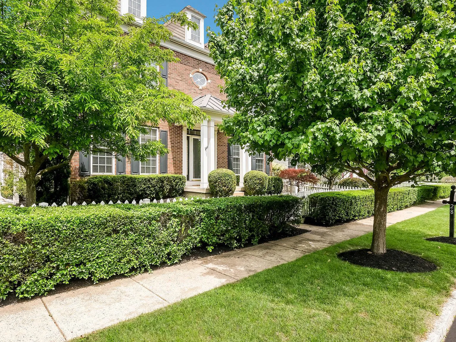 5 bed, 4.5 bath, 2806 sqft, $6,500 — Photo 3