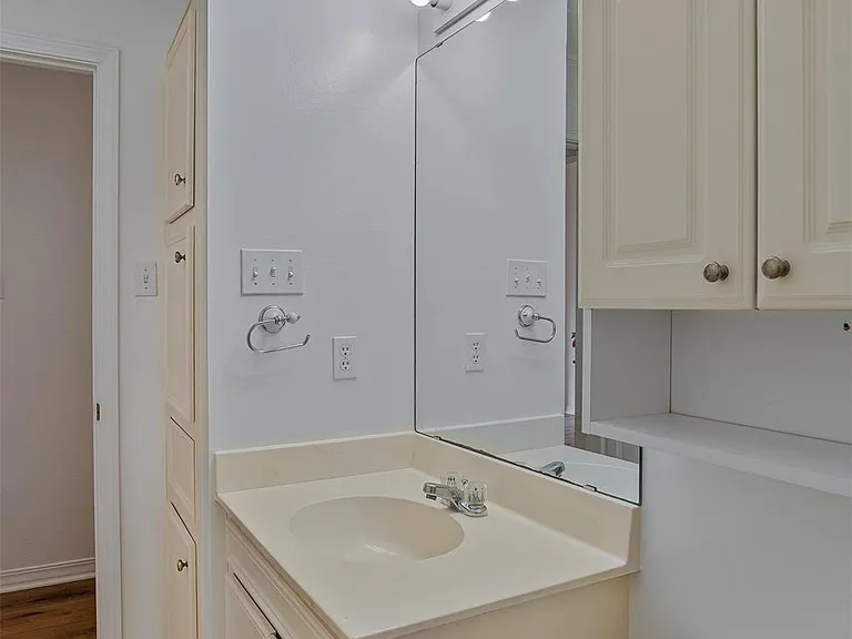 1435 Williamsburg Dr — Photo 12