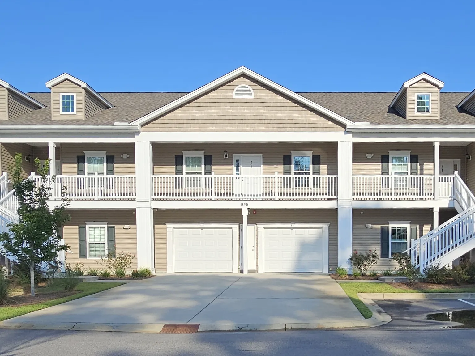 3 bed, 1555 sqft, $1,875 — Photo 1