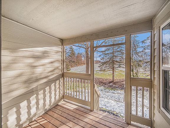 3rd image of 109 Village Place Dr