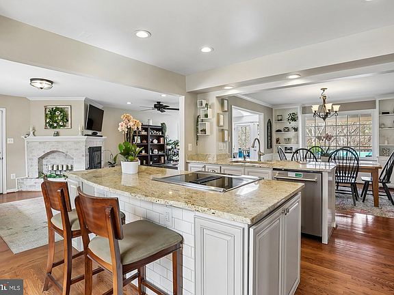 2nd image of 9 Midsummer Ct