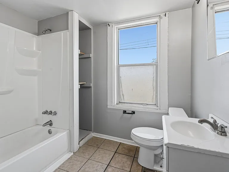 921 15th Street — Photo 2