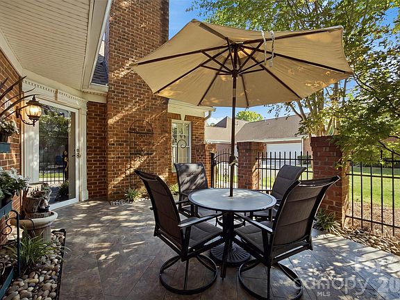 4th image of 7424 Hurstbourne Green Dr