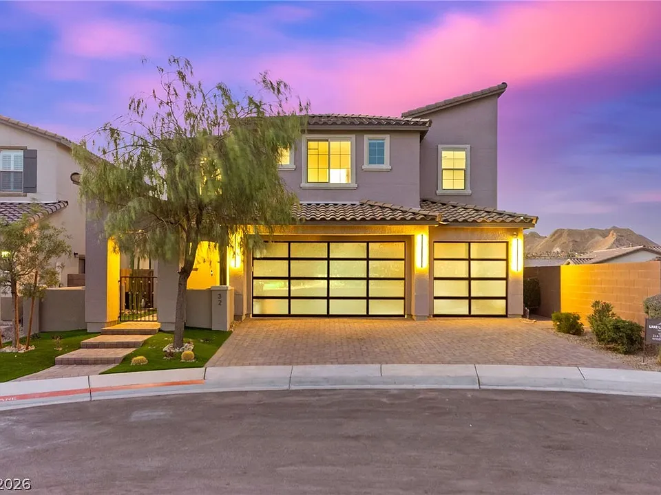 32 Santo Mio Ct
