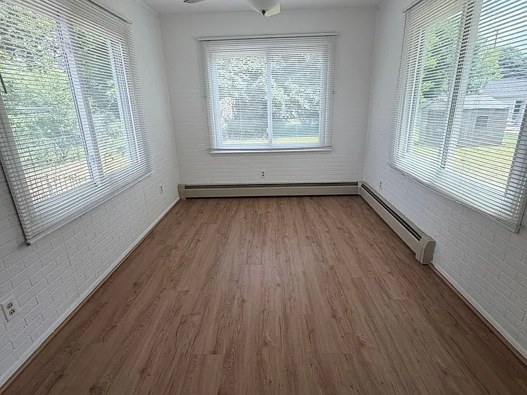 102 Gale Ave — Photo 12