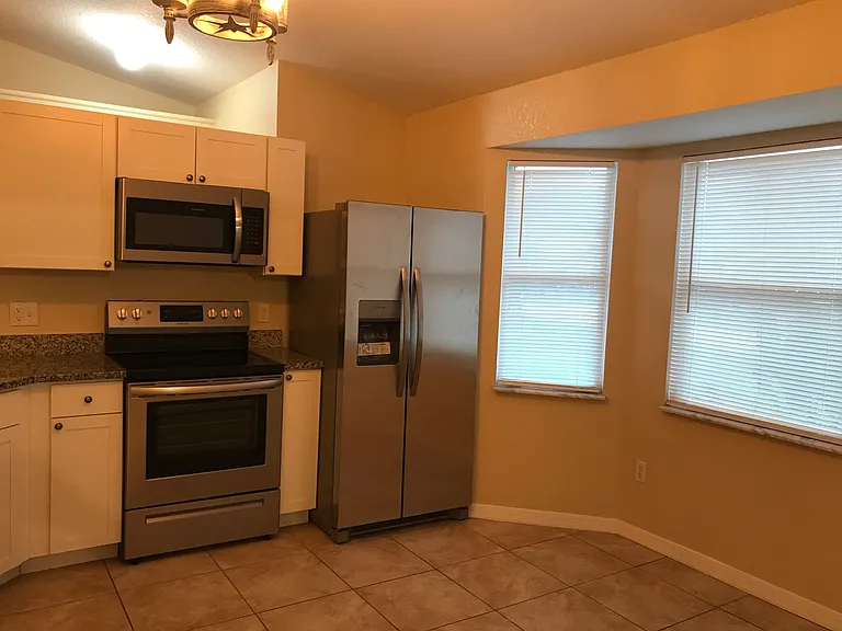750 18th Pl SW — Photo 10