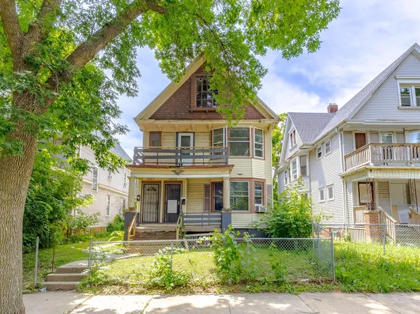 3913 W Walnut STREET #3915, Milwaukee, WI 53208