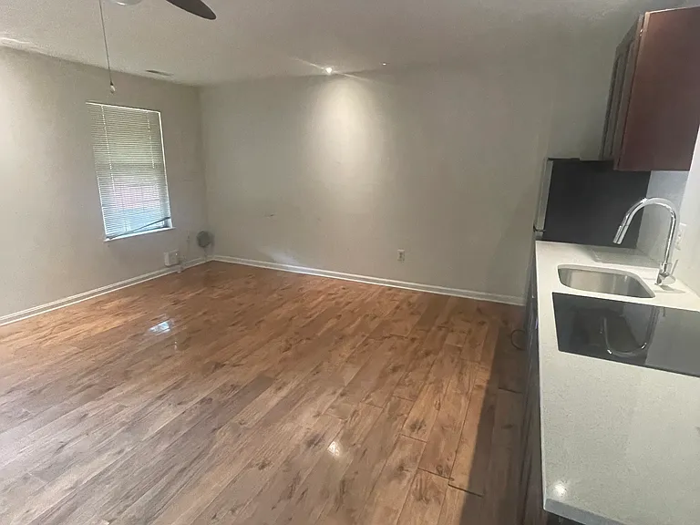 7810 Somerset Ct — Photo 5