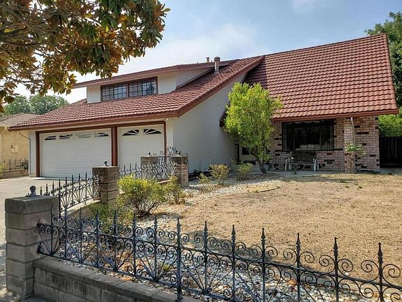 2nd image of 7347 Phinney Way