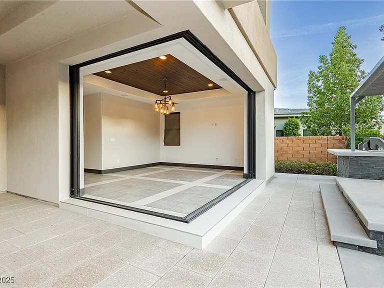 94 Glade Hollow Dr — Photo 18
