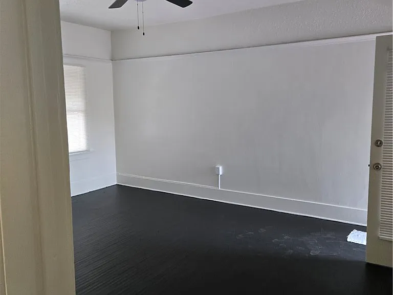 942 E 2nd St #15 — Photo 21